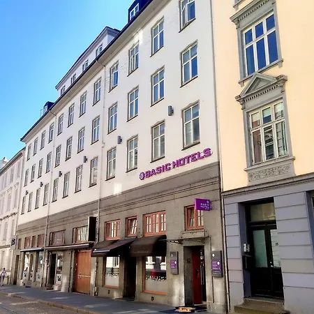 Hotel Basic 2*