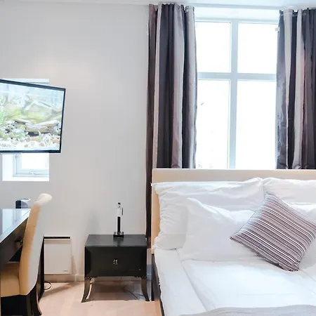 Basic Hotel